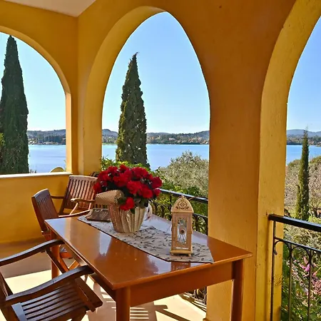 Efterpi קונטואקלי